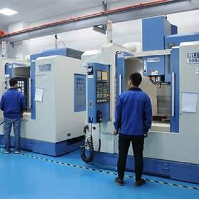 High-precision CNC cutting